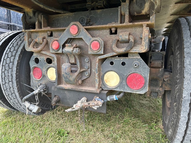 2007-sterling-lt8500-image-10