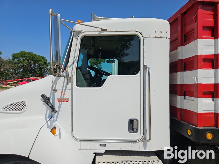 2004-kenworth-t300-image-10