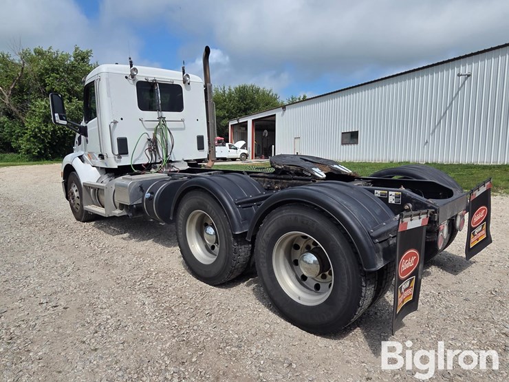 2018-peterbilt-579-image-7