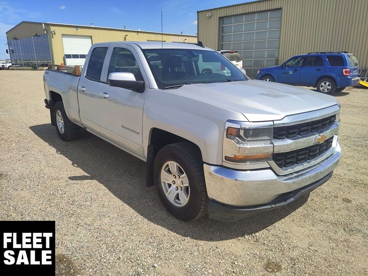 2018-chevrolet-silverado-1500-image-2