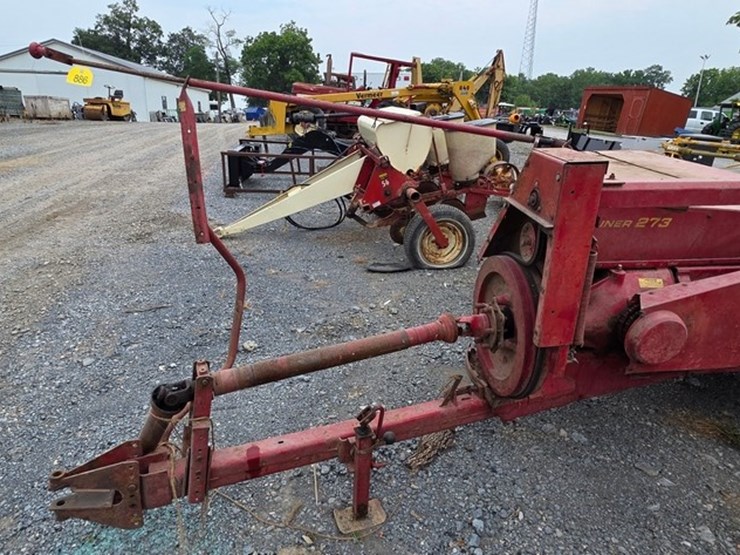 new-holland-273-image-24