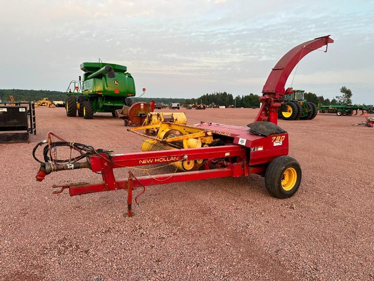 new-holland-790-image-4