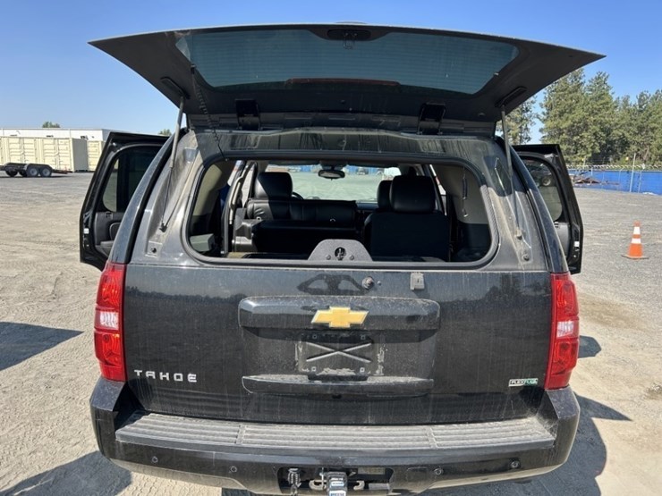 2012-chevrolet-tahoe-lt-image-25