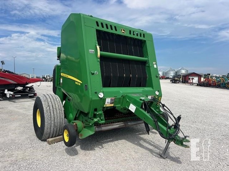 john-deere-560m-image-1