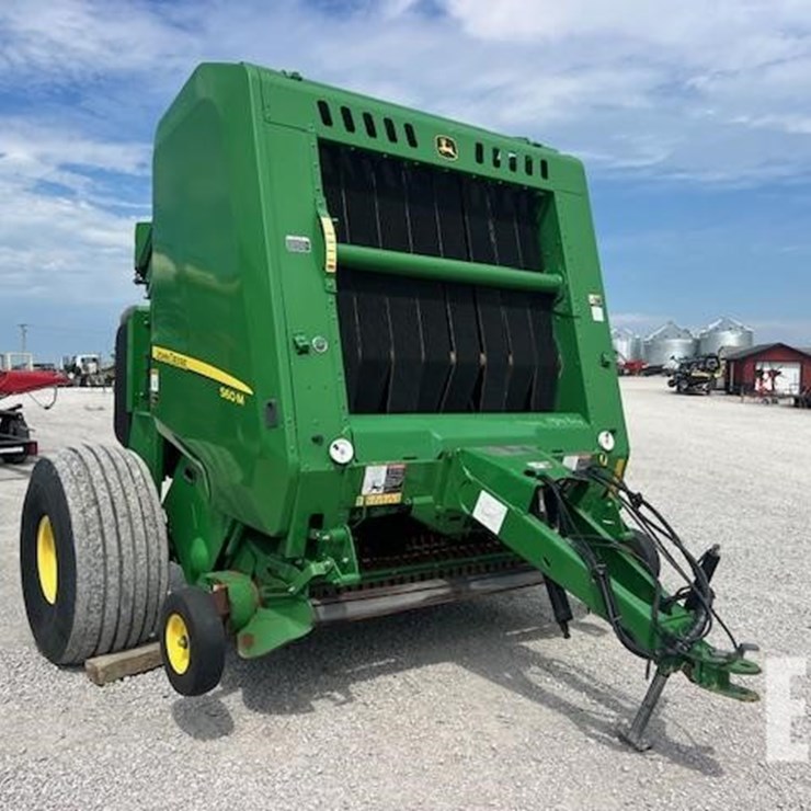 JOHN DEERE 560M