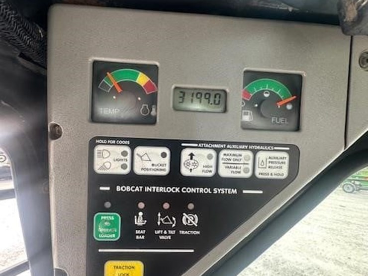 2007-bobcat-t300-image-24