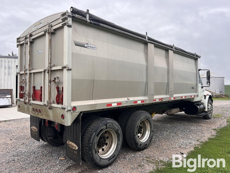 2004-international-durastar-4400-image-5