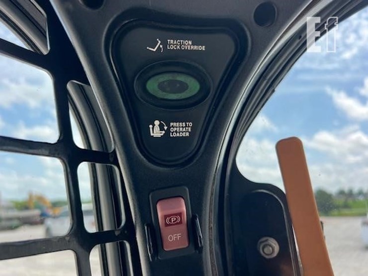 2020-bobcat-t870-image-35