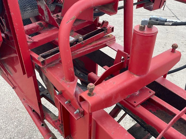 new-holland-311-image-20