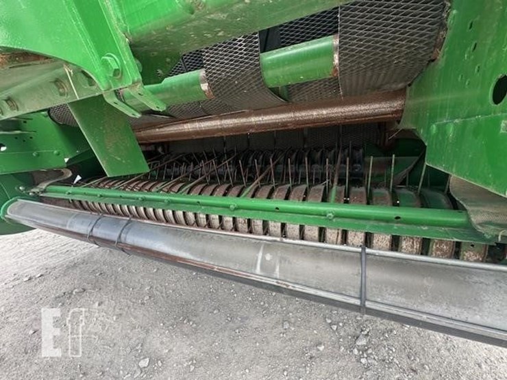 2019-john-deere-560m-image-10