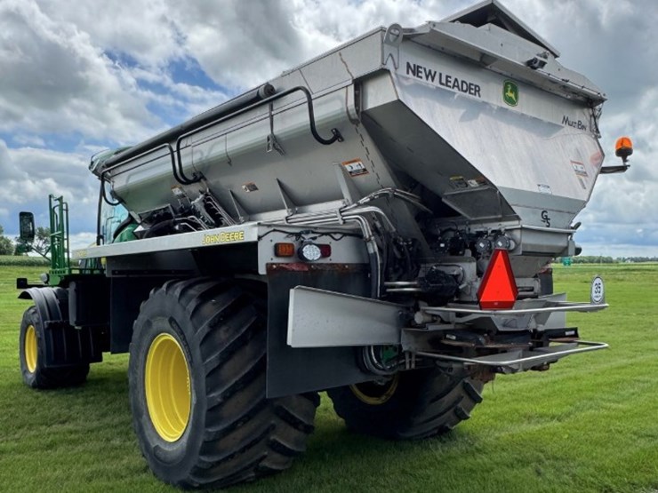 2020-john-deere-f4365-image-2