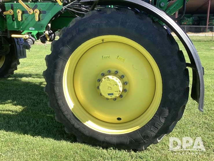 2020-john-deere-r4038-image-13