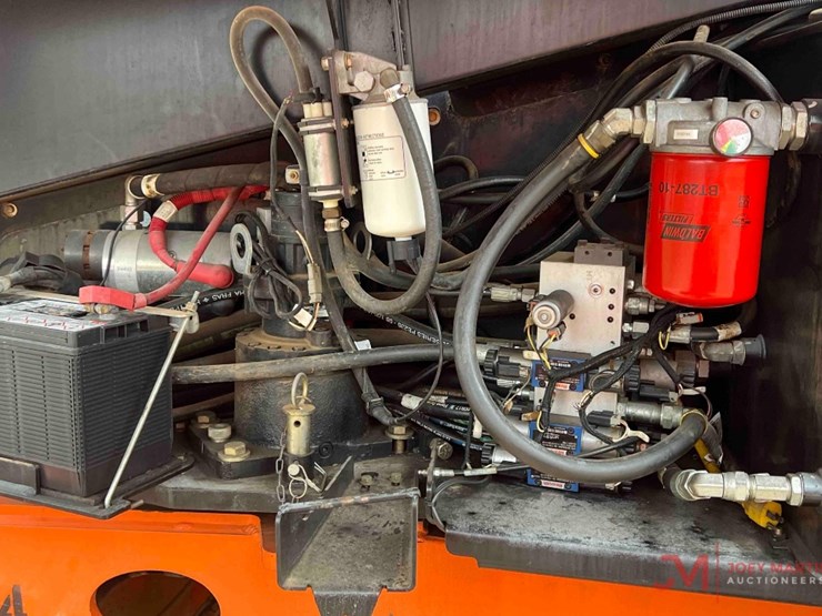 2014-jlg-600s-image-8
