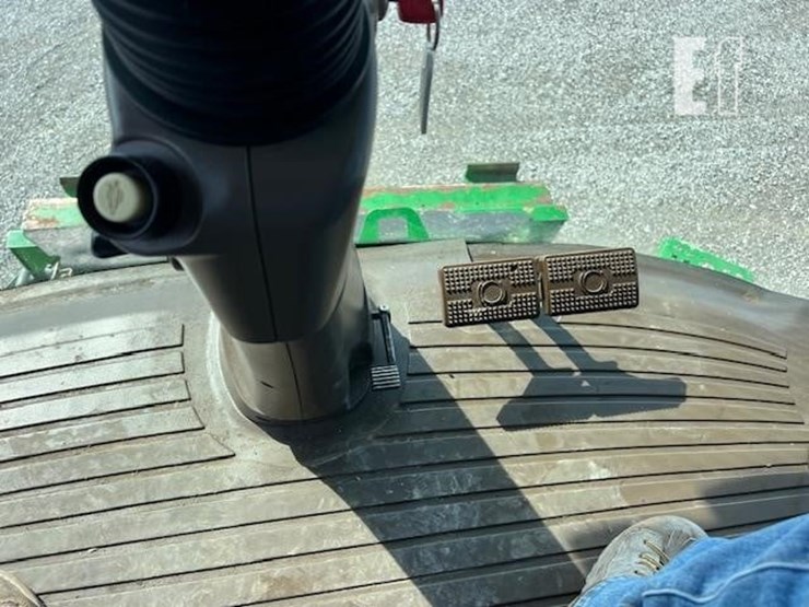 2014-john-deere-s680-image-52