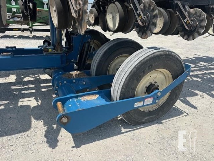 2011-kinze-3660-image-12