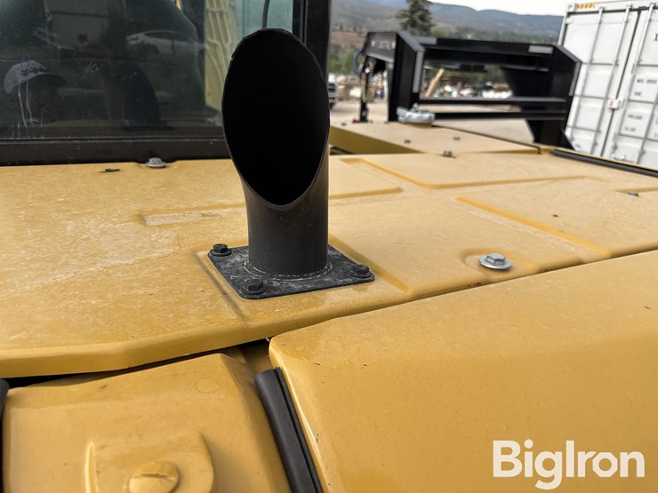 2014-caterpillar-305.5e-image-10