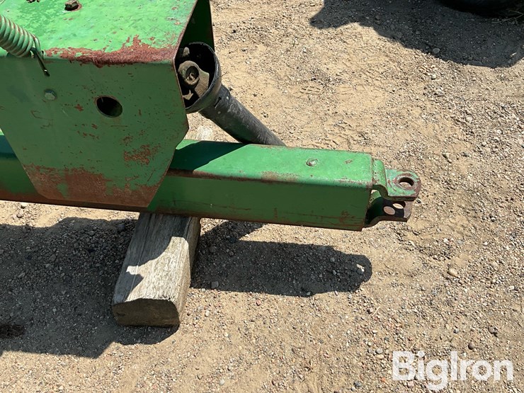 john-deere-300-image-12