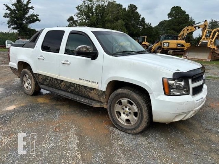 2008-chevrolet-avalanche-1500-image-3