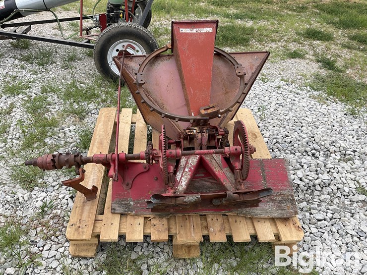 international-end-gate-seeder-image-6