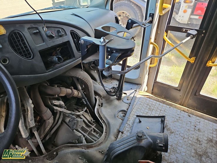 2005-ford-e450-image-8