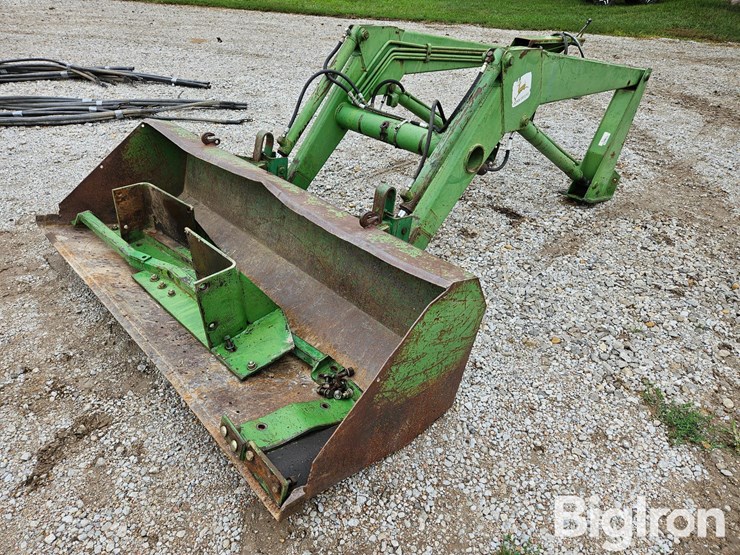 john-deere-148-image-1