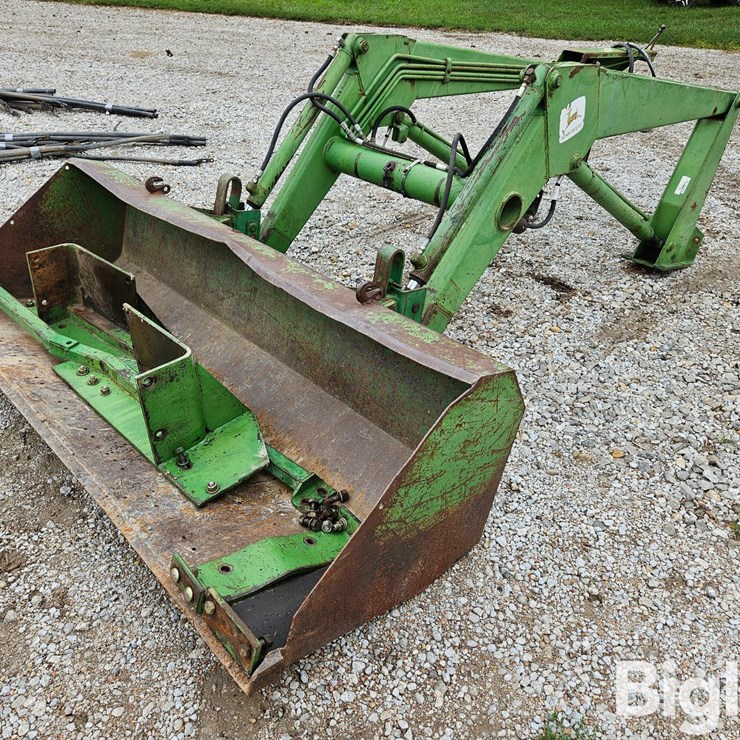 JOHN DEERE 148