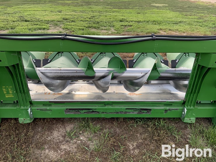 2017-john-deere-608c-image-9