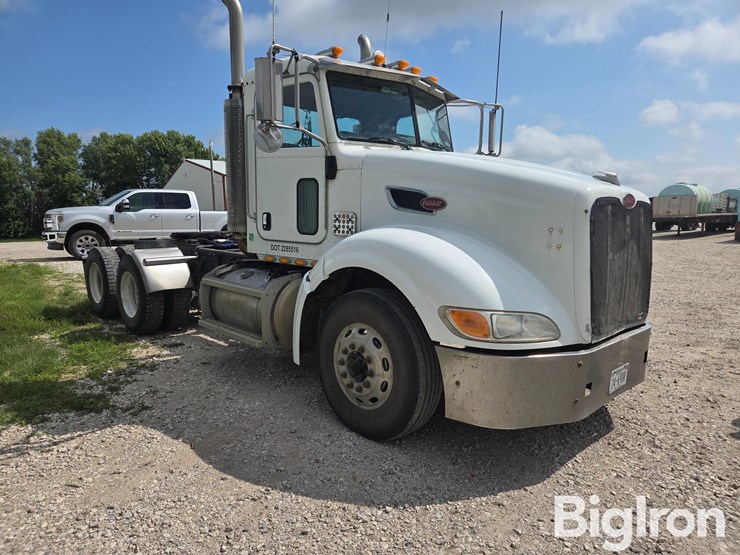 2007-peterbilt-386-image-3