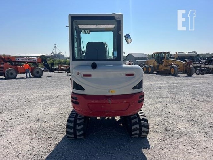takeuchi-tb235-2-image-4