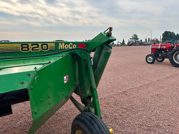 john-deere-820-image-27