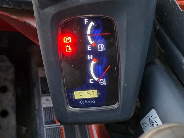 2016-kubota-ssv75-image-52
