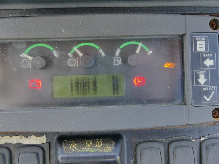 deere-410g-image-18