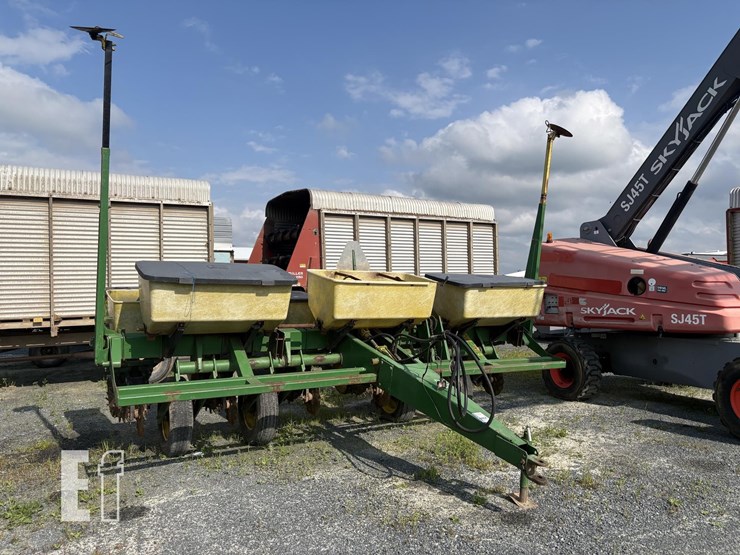 john-deere-7000-image-1