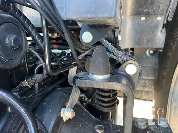 2020-case-ih-maxxum-150-image-23