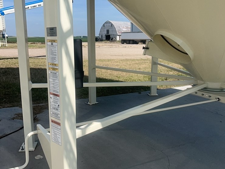 concept-7,500-bushel-hopper-bin,-fully-equipped-with-bin-fan-with-agi-grainguard-10-hp-three-phase-electric-motor.-image-23