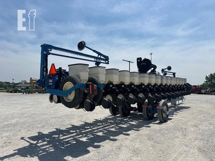 2011-kinze-3660-image-5