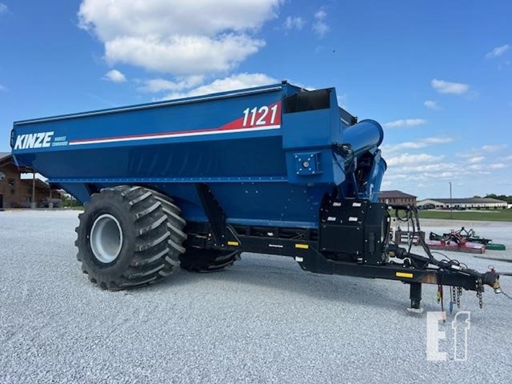 2023-kinze-1121-image-1