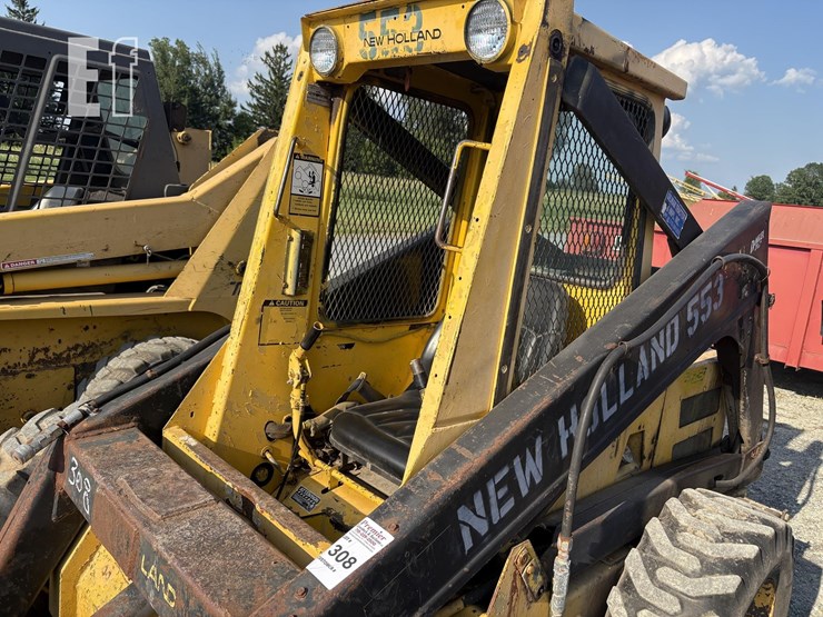 new-holland-l553-image-3