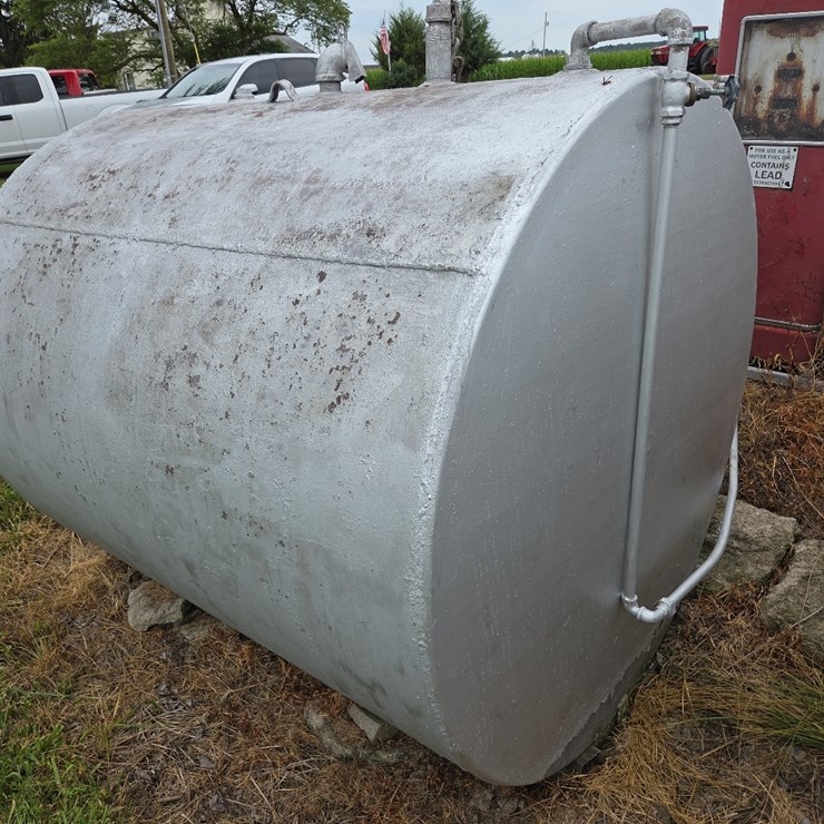 1000 gallon fuel tank