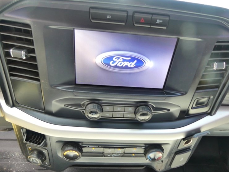 2021-ford-f150-xl-image-11