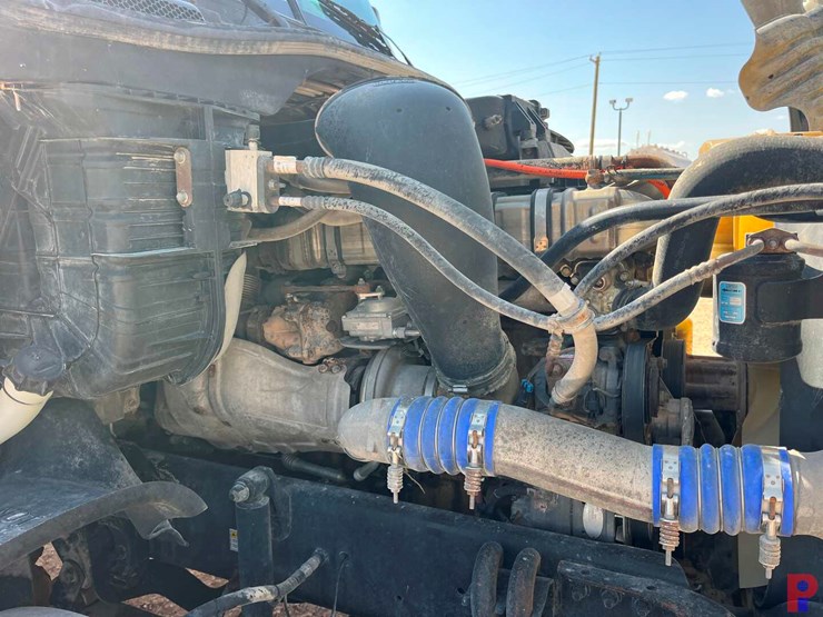 2012-freightliner-cascadia-125064st-t/a-60”-sleeper-truck-image-6