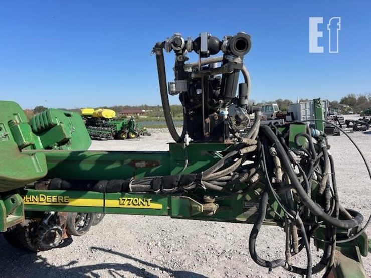 2009-john-deere-1770nt-image-15