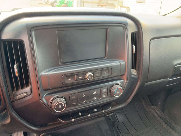 2017-chevrolet-silverado-1500-ls-image-11