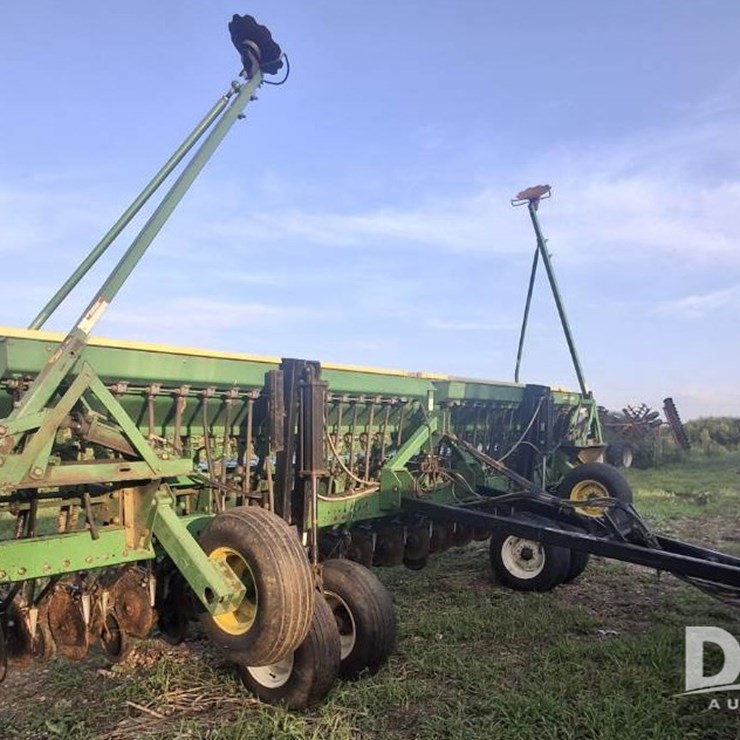 JOHN DEERE 520