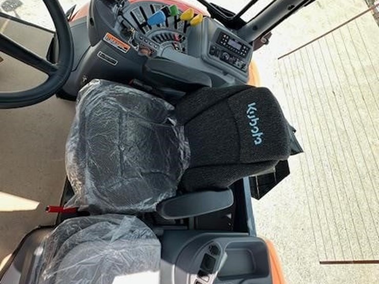 2023-kubota-m7-154-deluxe-image-24