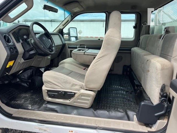 2008-ford-f550-image-38