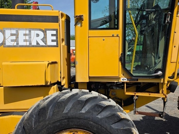 2001-deere-670c-image-33