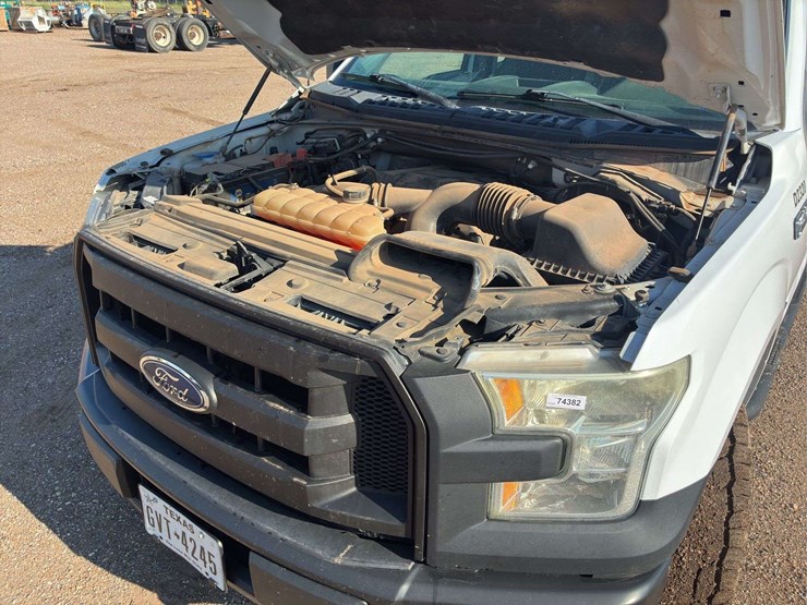 2015-ford-f150-lariat-image-13