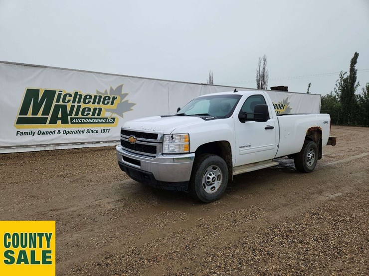 2014-chevrolet-silverado-2500hd-lt-image-1