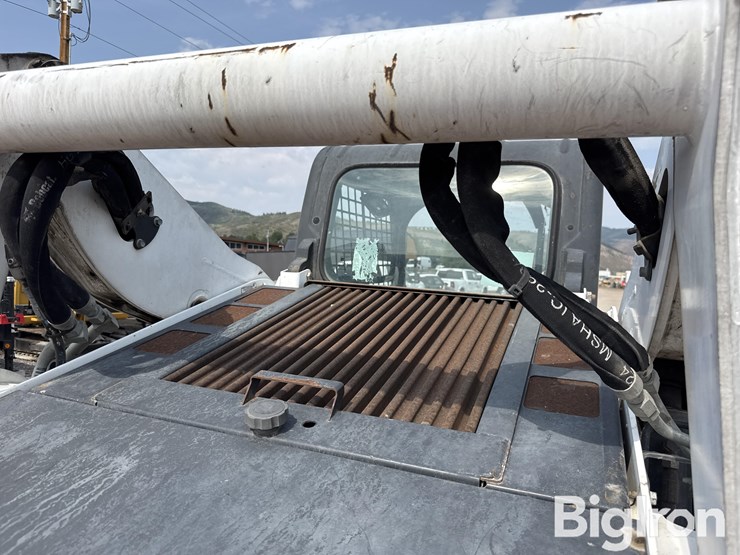 2019-bobcat-t740-image-13